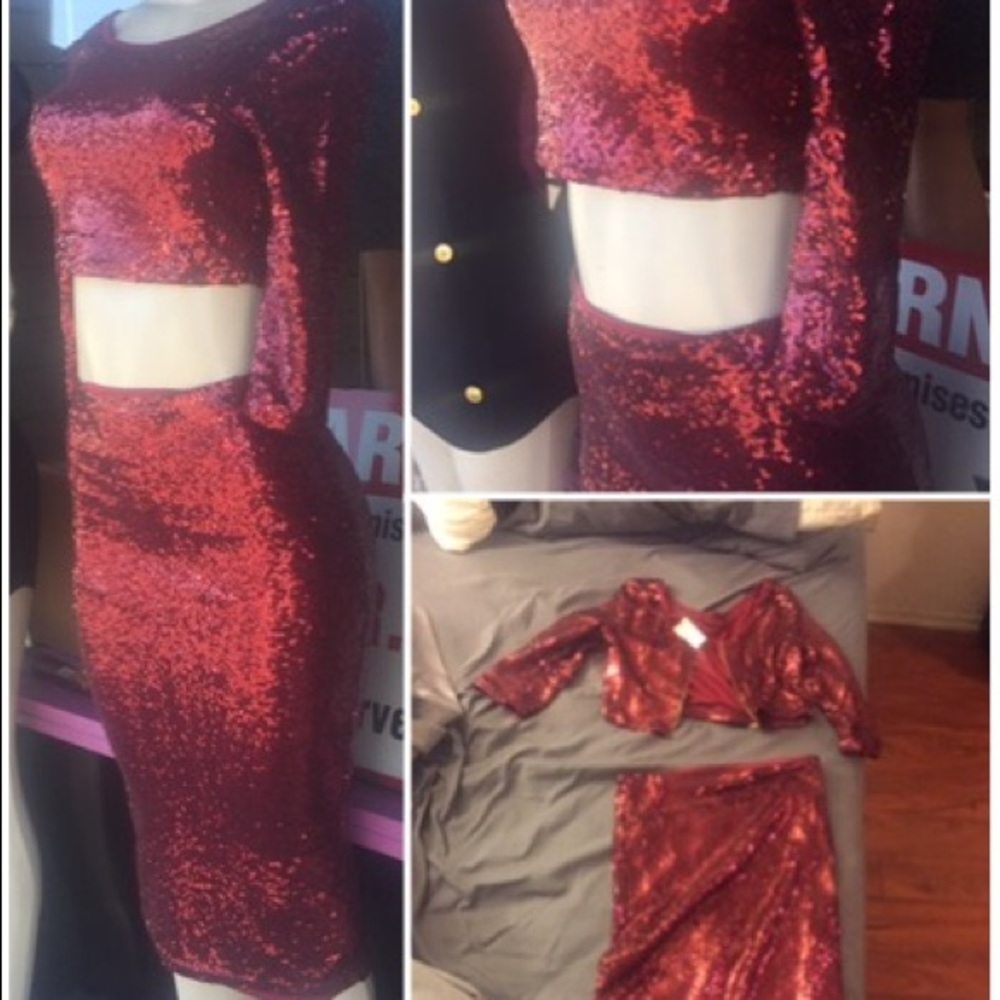 ♦️Red Sequins 2 piece Skirt Set♦️